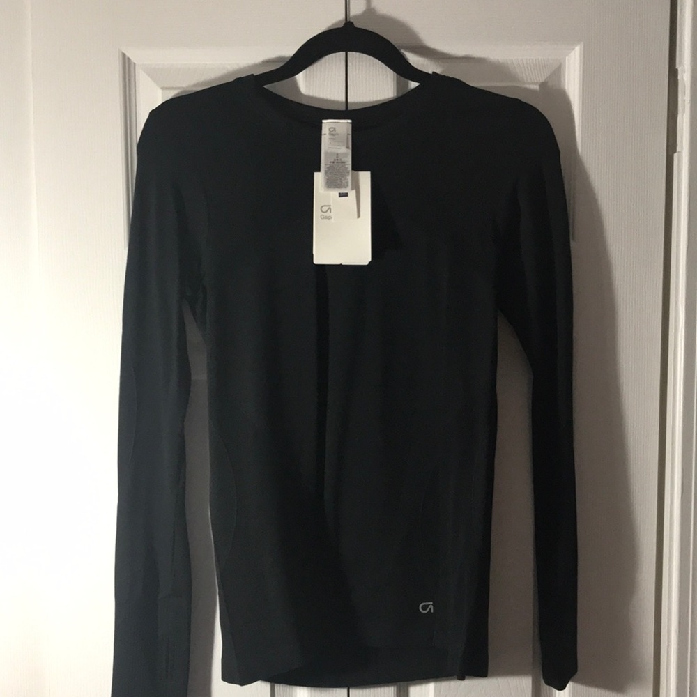 Gap Active top NWT
